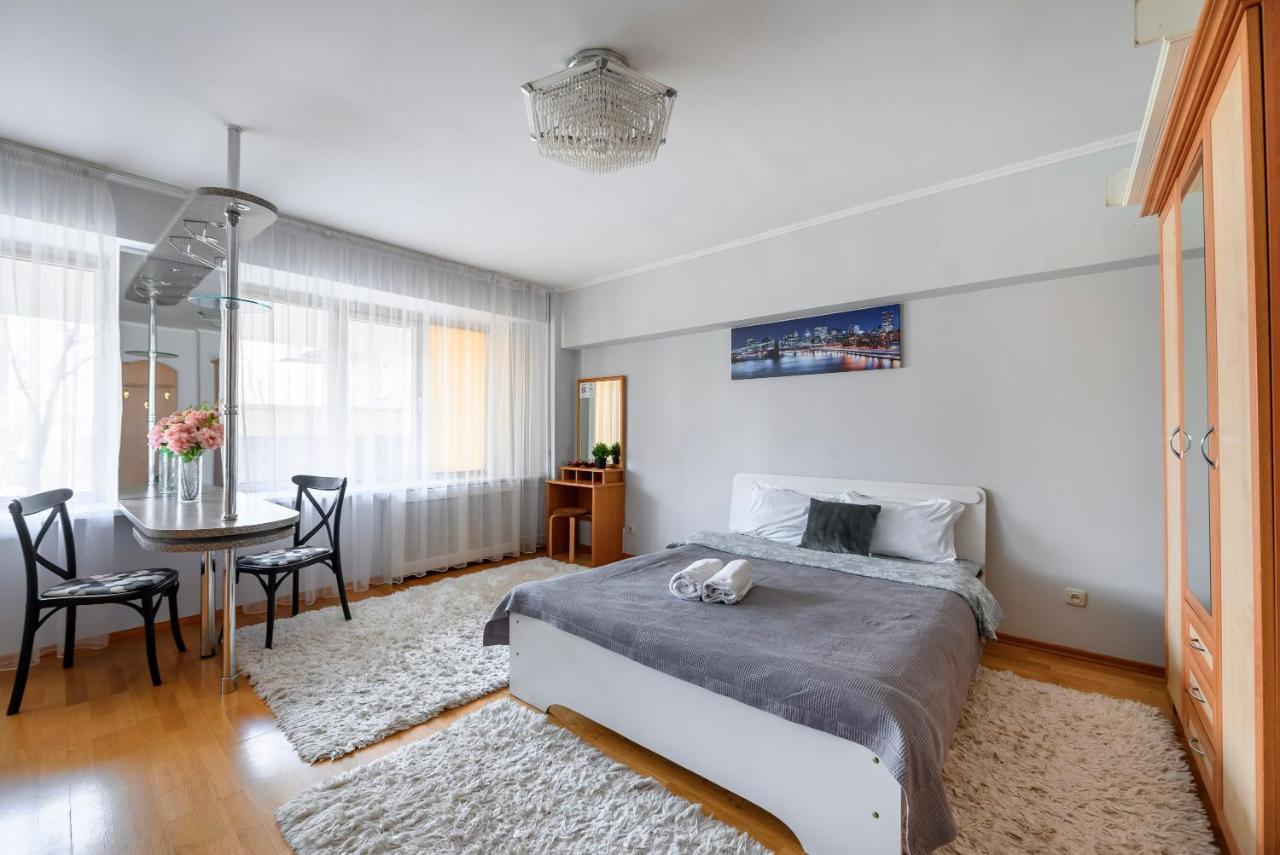 Apartamento На Проспекте Ленина Almatý Exterior foto