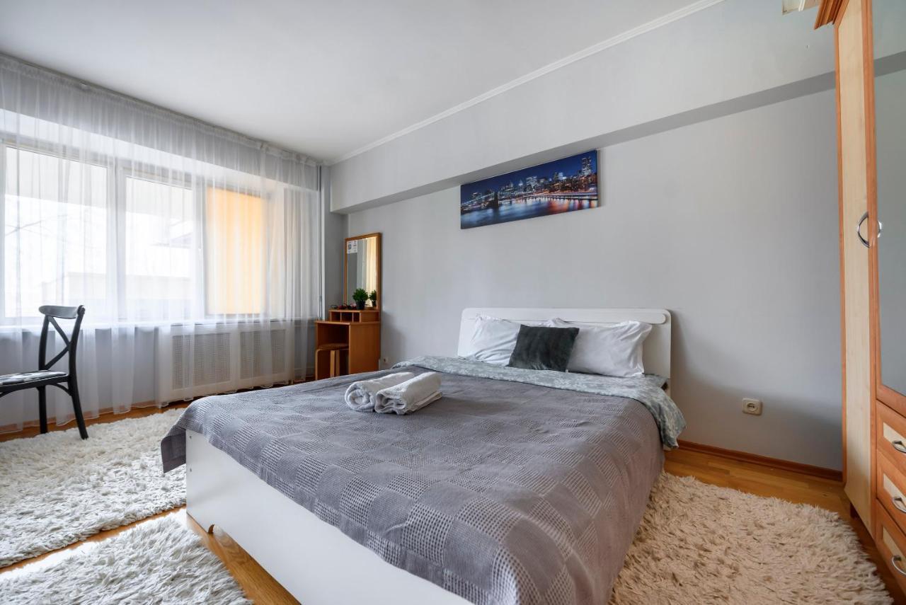 Apartamento На Проспекте Ленина Almatý Exterior foto