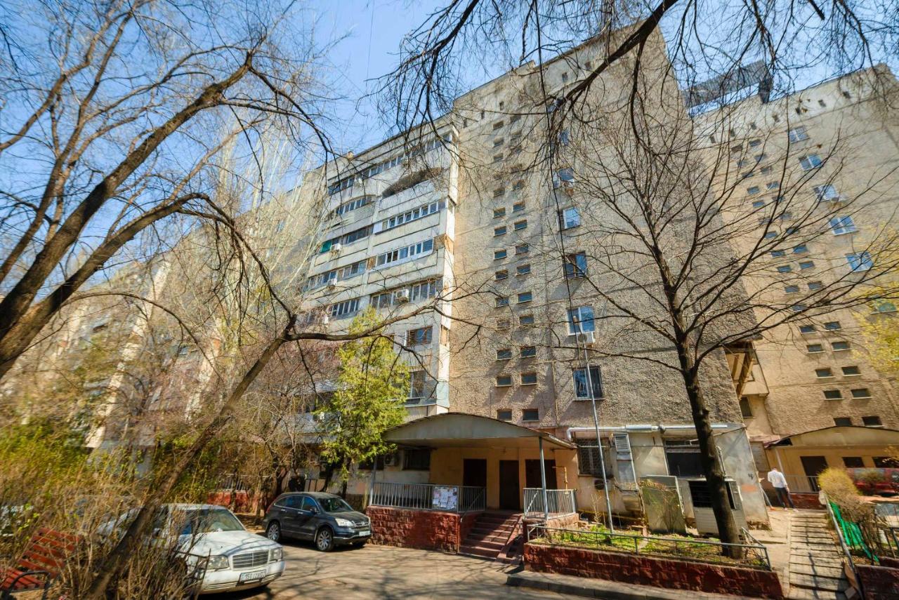Apartamento На Проспекте Ленина Almatý Exterior foto